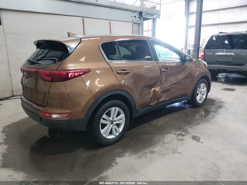 2018 Kia Sportage VIN KNDPM3AC2J7445927 IAAI salvage auction — RIGHT SIDE, Wait Title, sold $2,050 on 2026-07-10 (photo 4)
