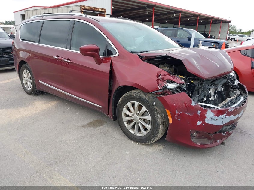 2019 Chrysler Pacifica VIN 2C4RC1BG2KR624745 IAAI salvage auction — FRONT END, Original (Texas), sold $3,050 on 2026-07-09 (photo 1)