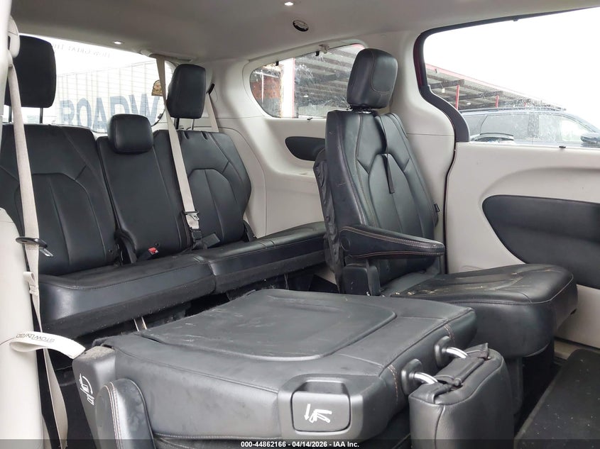 2019 Chrysler Pacifica VIN 2C4RC1BG2KR624745 IAAI salvage auction — FRONT END, Original (Texas), sold $3,050 on 2026-07-09 (photo 8)