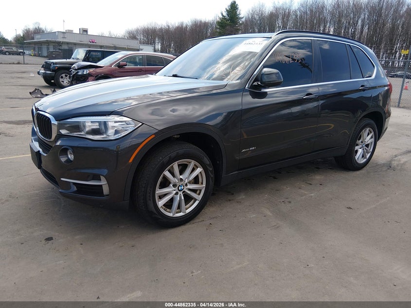 2015 BMW X5 VIN 5UXKR0C55F0P03901 IAAI salvage auction — SIDE, Wait Title, sold $3,550 on 2026-07-12 (photo 2)