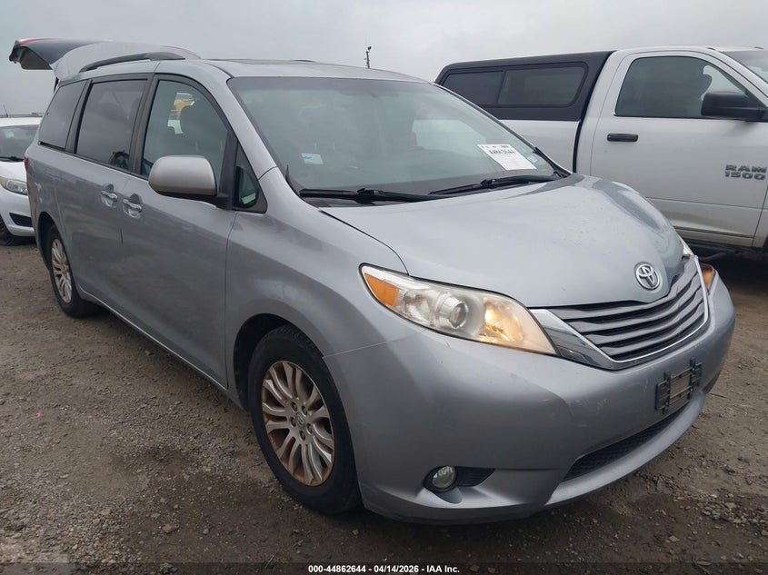2016 Toyota Sienna VIN 5TDYK3DC8GS692485 IAAI salvage auction — LEFT FRONT, Original (Texas), sold $4,500 on 2026-07-07 (photo 1)