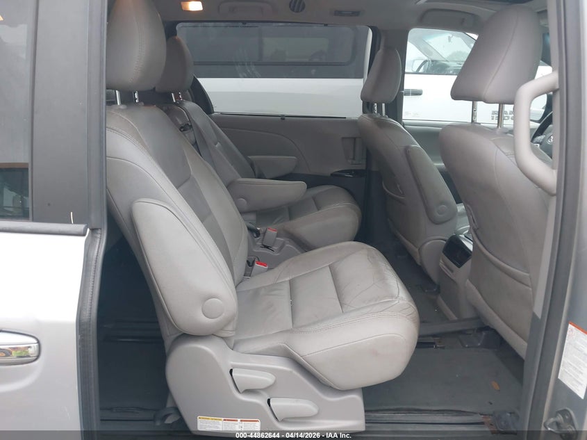 2016 Toyota Sienna VIN 5TDYK3DC8GS692485 IAAI salvage auction — LEFT FRONT, Original (Texas), sold $4,500 on 2026-07-07 (photo 8)
