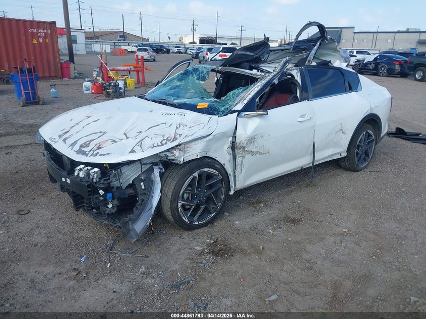 2025 Kia K4 VIN 3KPFW4DE6SE094000 IAAI salvage auction — ROLLOVER, Wait Title, sold $1,650 on 2026-08-01 (photo 2)