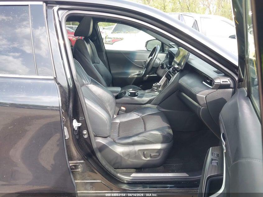 2021 Toyota Venza VIN JTEAAAAHXMJ008517 IAAI salvage auction — HAIL, Wait Title, sold $14,000 on 2026-07-29 (photo 5)