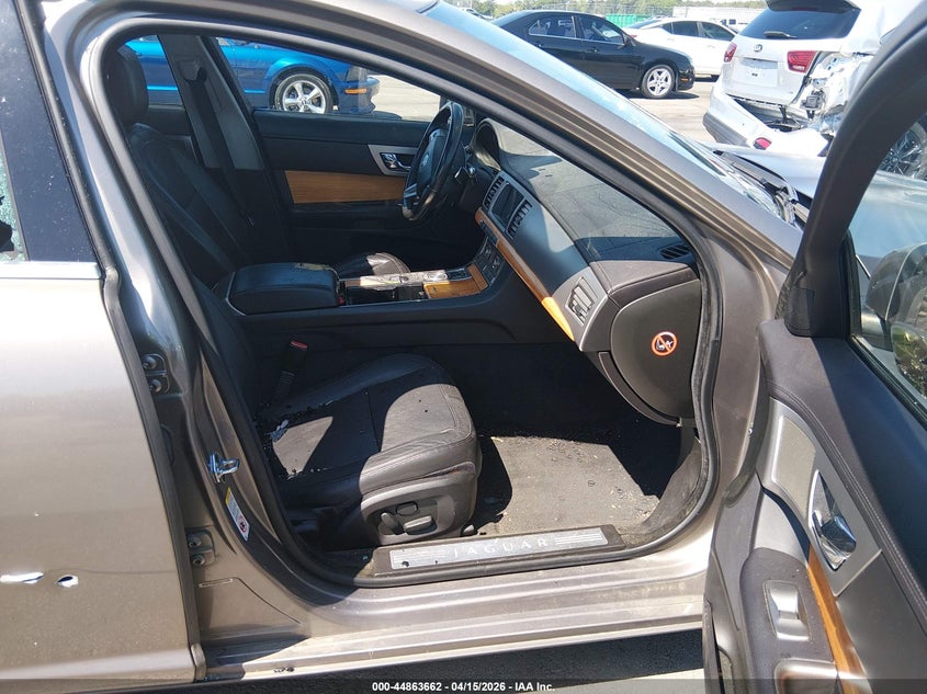 2010 Jaguar Xf VIN SAJWA0FA5AHR65819 IAAI salvage auction — FRONT END, Salvage (South Carolina), sold $300 on 2026-07-22 (photo 5)