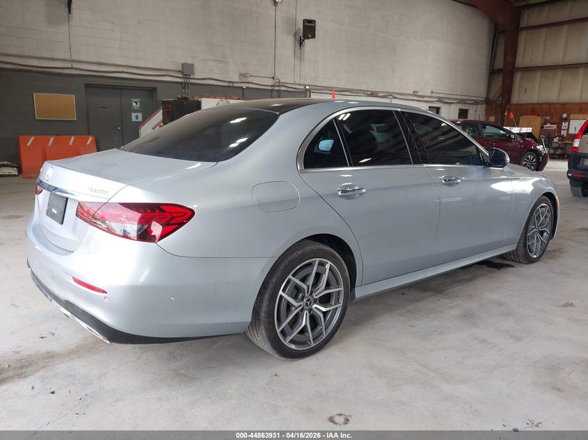 2021 Mercedes-benz E-klasse VIN W1KZF8EB8MA880174 IAAI salvage auction — REAR END, Wait Title, sold $7,800 on 2026-07-22 (photo 4)