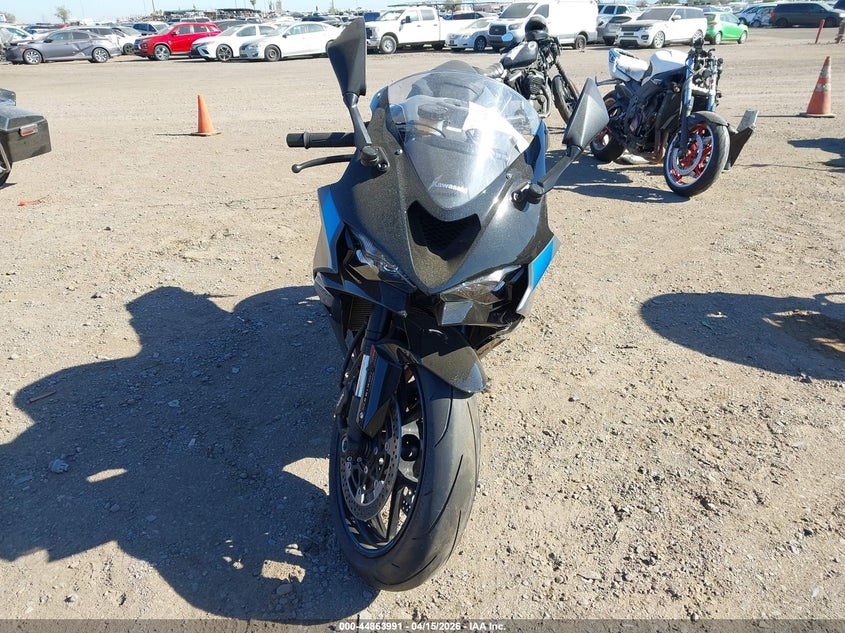 2025 Kawasaki Zx VIN JKBZXJJ13SA023940 IAAI salvage auction — FRONT END, Wait Title, sold $2,000 on 2026-07-29 (photo 5)