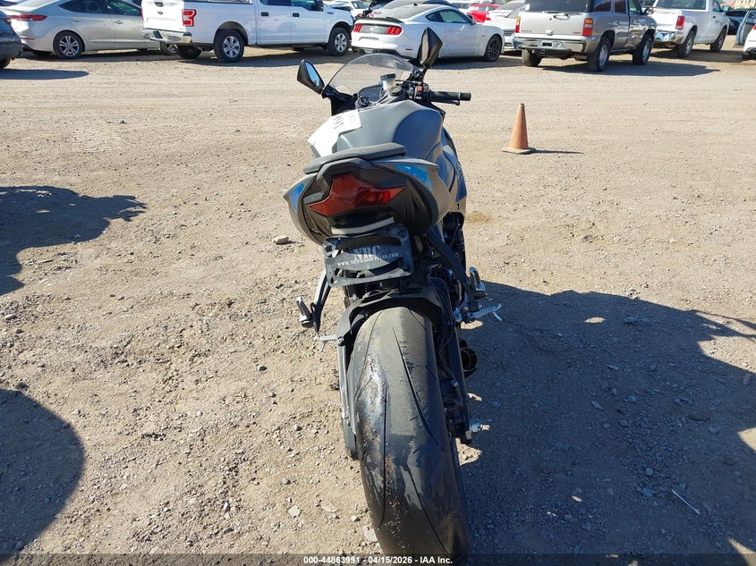 2025 Kawasaki Zx VIN JKBZXJJ13SA023940 IAAI salvage auction — FRONT END, Wait Title, sold $2,000 on 2026-07-29 (photo 6)