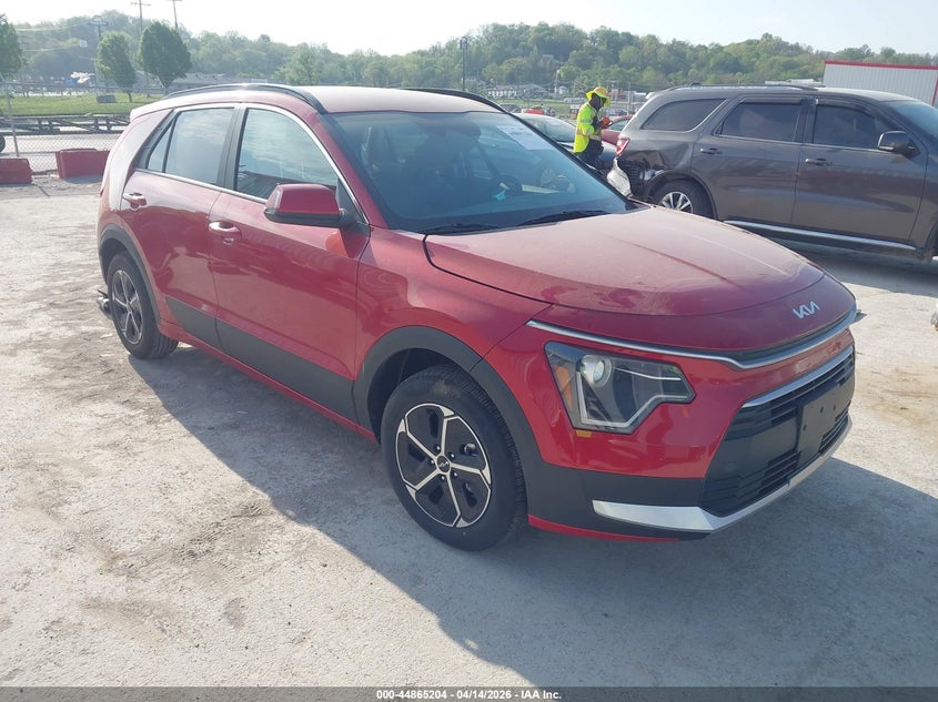 2025 Kia Niro VIN KNDCR3LE7S5292330 IAAI salvage auction — LEFT SIDE, Salvage (Illinois), sold $8,700 on 2026-07-07 (photo 1)