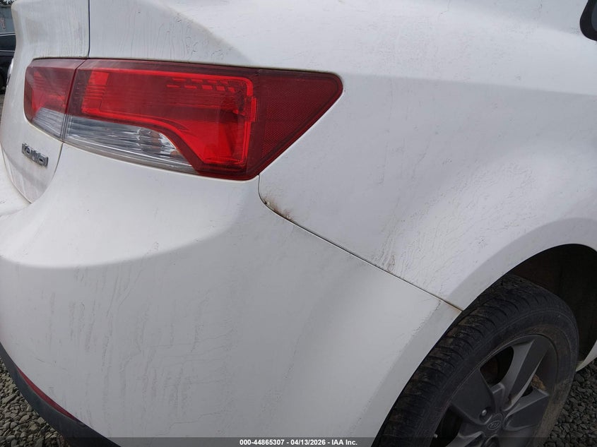 2012 Kia Forte VIN KNAFU6A28C5606300 IAAI salvage auction — NORMAL WEAR, Wait Title, sold $675 on 2026-07-29 (photo 6)