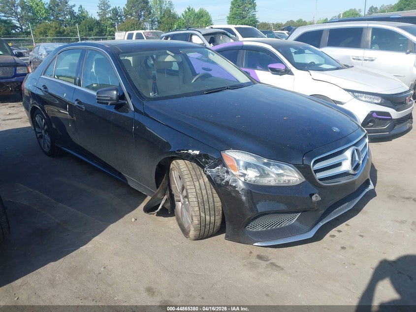 2014 Mercedes-benz E-klasse VIN WDDHF5KB1EA780093 IAAI salvage auction — RIGHT FRONT, Wait Title, sold $2,100 on 2026-08-10 (photo 1)