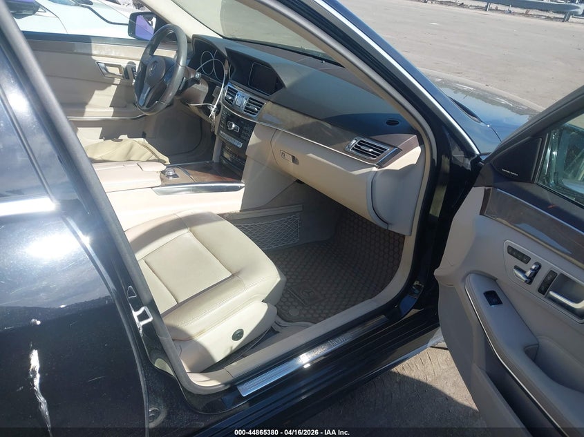 2014 Mercedes-benz E-klasse VIN WDDHF5KB1EA780093 IAAI salvage auction — RIGHT FRONT, Wait Title, sold $2,100 on 2026-08-10 (photo 5)