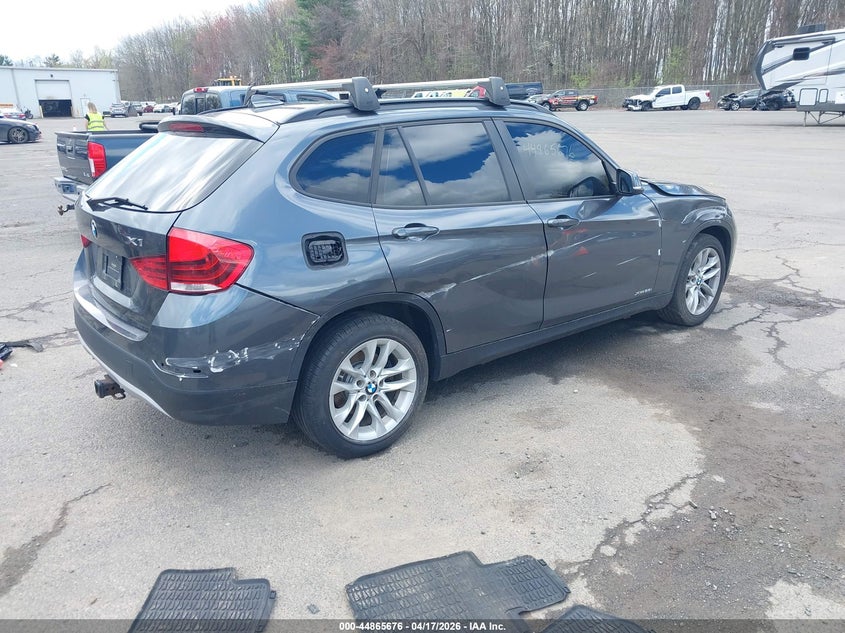 2015 BMW X1 VIN WBAVL1C55FVY41430 IAAI salvage auction — LEFT & RIGHT, Salvage Title, sold $25 on 2026-07-30 (photo 4)