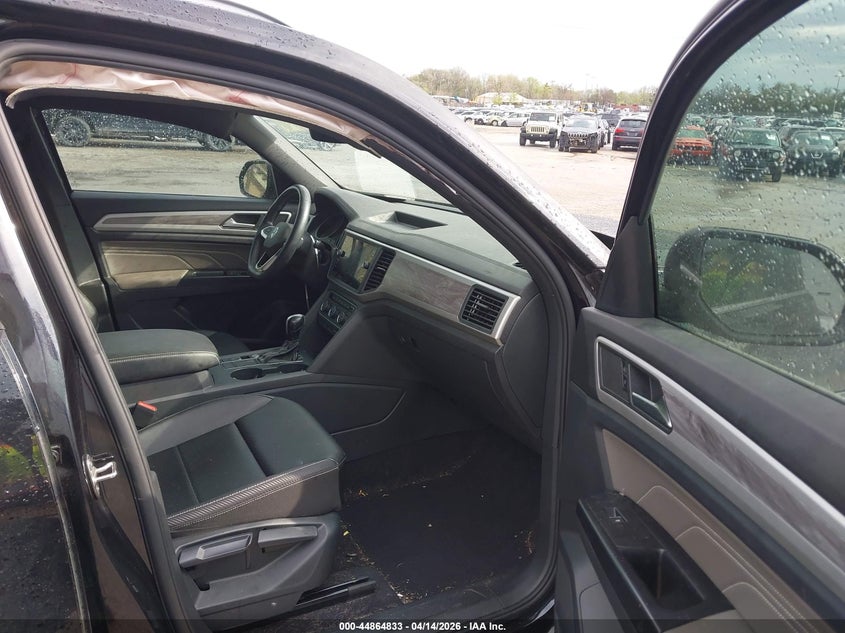2021 Volkswagen Atlas cross sport VIN 1V2DC2CA3MC215268 IAAI salvage auction — LEFT SIDE, Salvage Title, sold $7,500 on 2026-07-28 (photo 5)