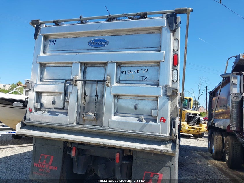 2016 Peterbilt 365 VIN 1NPSXPEX8GD293659 IAAI salvage auction — BURN, Salvage (Pennsylvania), sold $24,050 on 2026-07-08 (photo 8)