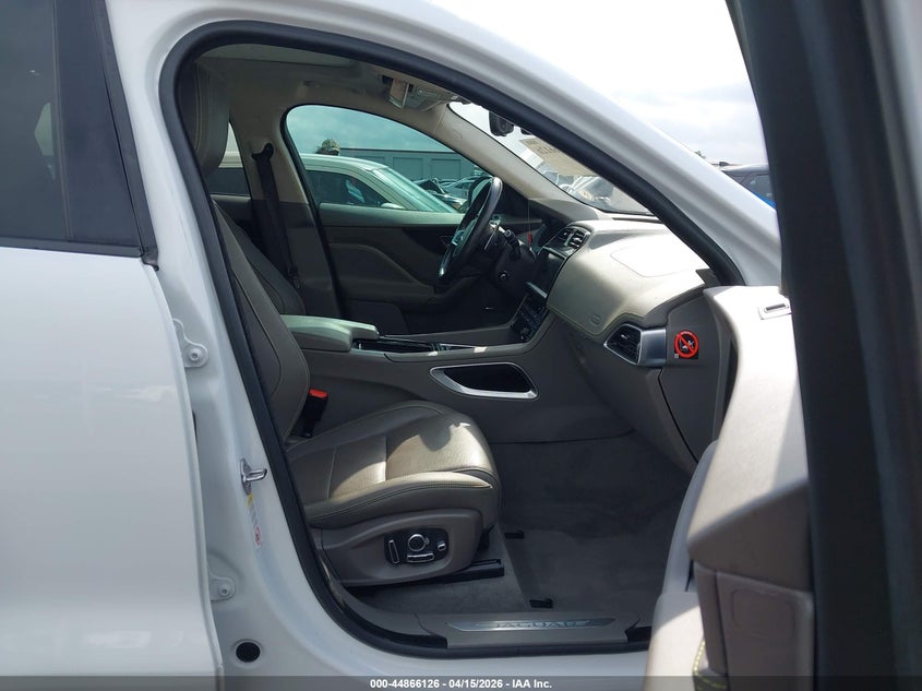 2019 Jaguar F-pace VIN SADCL2FX0KA392306 IAAI salvage auction — FRONT END, Clear (Oklahoma), sold $4,050 on 2026-07-07 (photo 5)