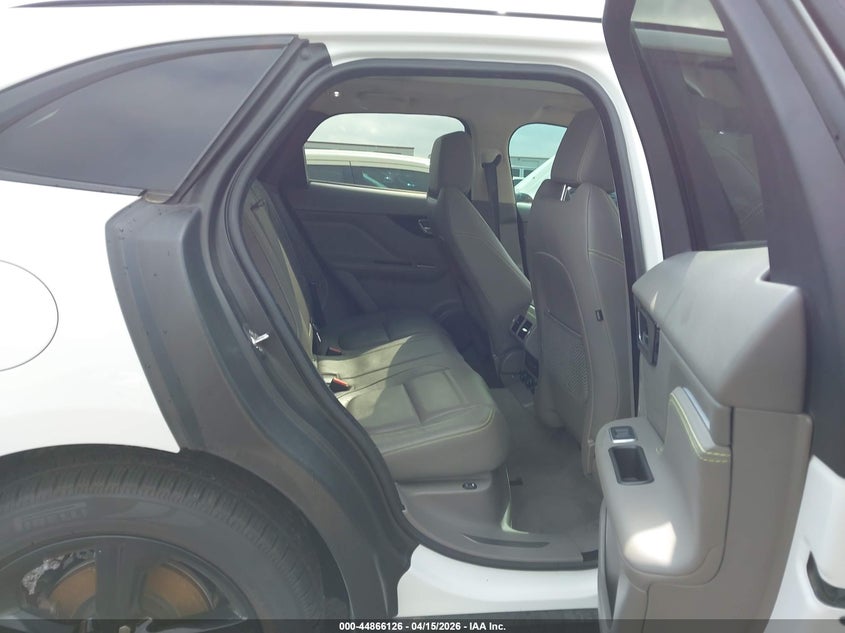 2019 Jaguar F-pace VIN SADCL2FX0KA392306 IAAI salvage auction — FRONT END, Clear (Oklahoma), sold $4,050 on 2026-07-07 (photo 8)