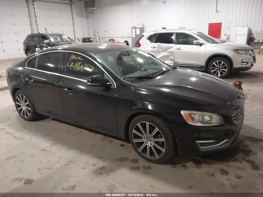 2016 Volvo VIN LYV402FK0GB095968 IAAI salvage auction — LEFT SIDE, Salvage (Minnesota), sold $1,300 on 2026-07-15 (photo 1)