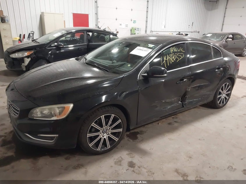 2016 Volvo VIN LYV402FK0GB095968 IAAI salvage auction — LEFT SIDE, Salvage (Minnesota), sold $1,300 on 2026-07-15 (photo 2)