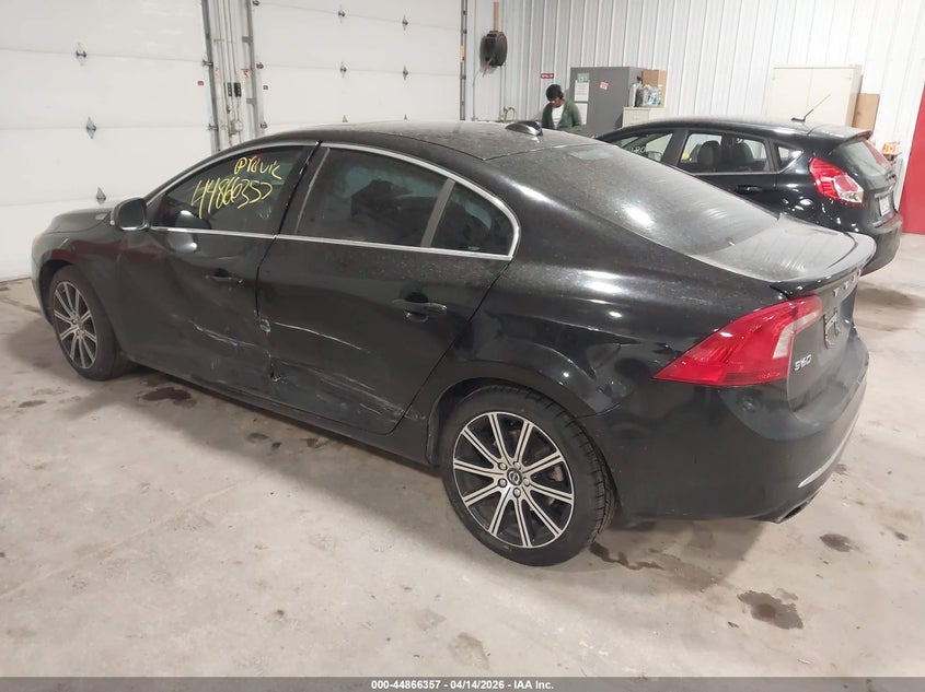 2016 Volvo VIN LYV402FK0GB095968 IAAI salvage auction — LEFT SIDE, Salvage (Minnesota), sold $1,300 on 2026-07-15 (photo 3)