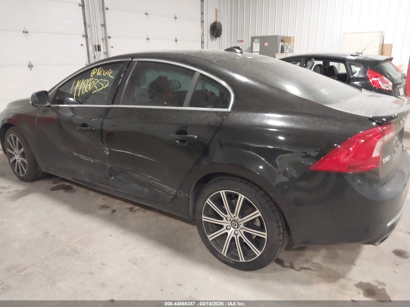 2016 Volvo VIN LYV402FK0GB095968 IAAI salvage auction — LEFT SIDE, Salvage (Minnesota), sold $1,300 on 2026-07-15 (photo 6)