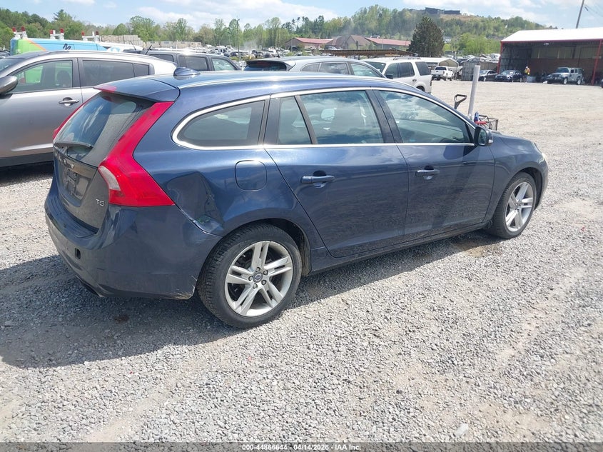 2015 Volvo V60 VIN YV140MEK3F1222032 IAAI salvage auction — REAR END, Wait Title, sold $1,000 on 2026-08-07 (photo 4)