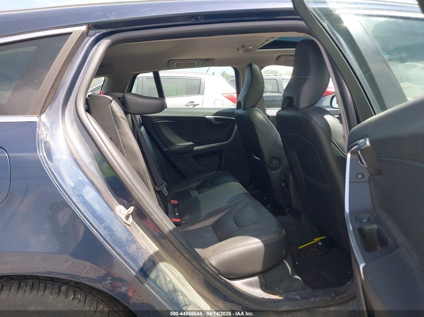 2015 Volvo V60 VIN YV140MEK3F1222032 IAAI salvage auction — REAR END, Wait Title, sold $1,000 on 2026-08-07 (photo 8)