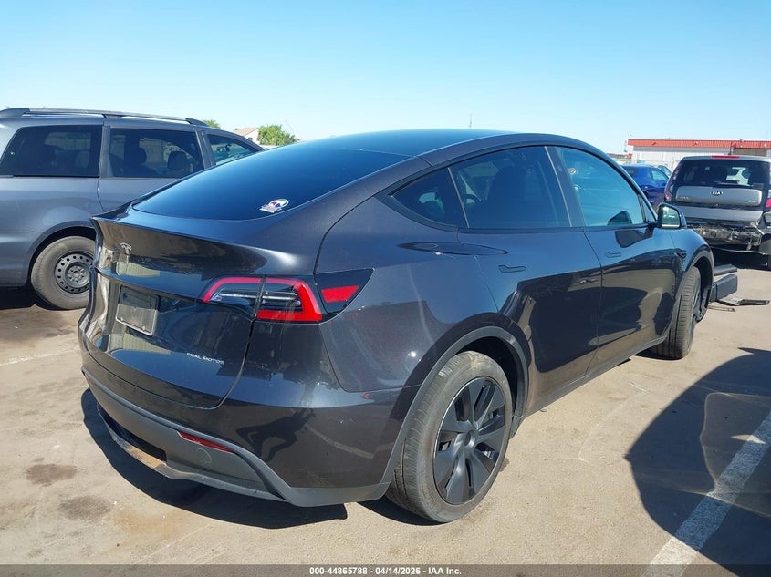 2024 Tesla Model y VIN 7SAYGDEE7RF163837 IAAI salvage auction — LEFT REAR, Wait Title, sold $10,925 on 2026-07-07 (photo 4)