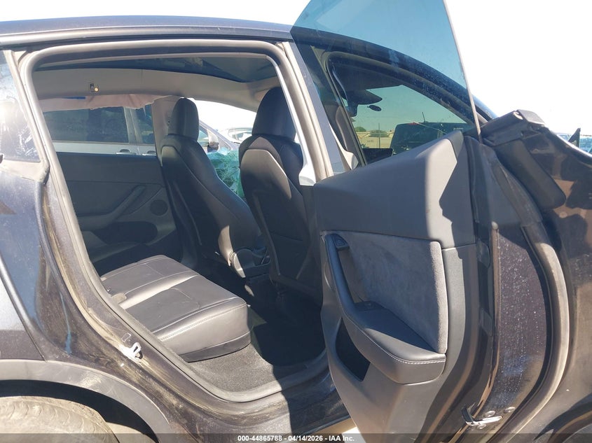 2024 Tesla Model y VIN 7SAYGDEE7RF163837 IAAI salvage auction — LEFT REAR, Wait Title, sold $10,925 on 2026-07-07 (photo 8)