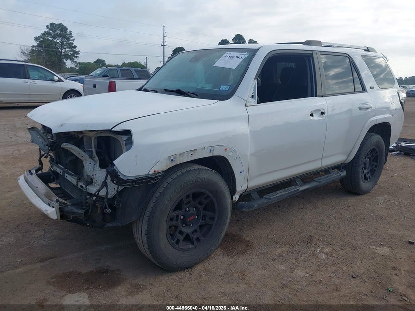 2021 Toyota 4runner VIN JTEEU5JR0M5238844 IAAI salvage auction — FRONT END, Wait Title, sold $10,200 on 2026-07-09 (photo 2)
