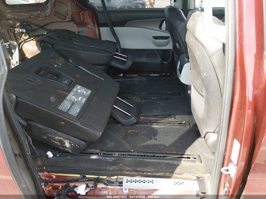 2022 Kia Carnival VIN KNDNB4H36N6176383 IAAI salvage auction — REAR END, Wait Title, sold $8,250 on 2026-07-22 (photo 8)