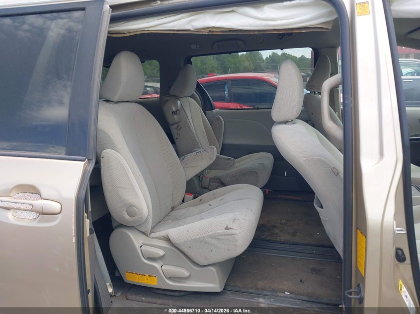 2012 Toyota Sienna VIN 5TDKK3DC0CS215310 IAAI salvage auction — RIGHT REAR, Wait Title, sold $950 on 2026-07-09 (photo 8)