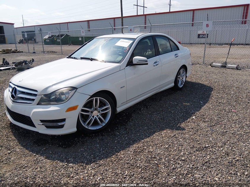 2012 Mercedes-benz C-klasse VIN WDDGF4HB9CR231673 IAAI salvage auction — WATER/FLOOD, Salvage Title, sold $450 on 2026-08-19 (photo 2)