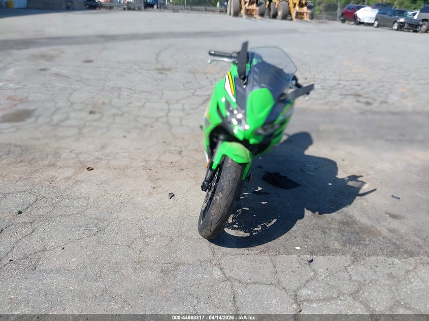 2025 Kawasaki Ninja VIN ML5EXEP19SDAE2300 IAAI salvage auction — FRONT END, Wait Title, sold $1,875 on 2026-07-21 (photo 5)
