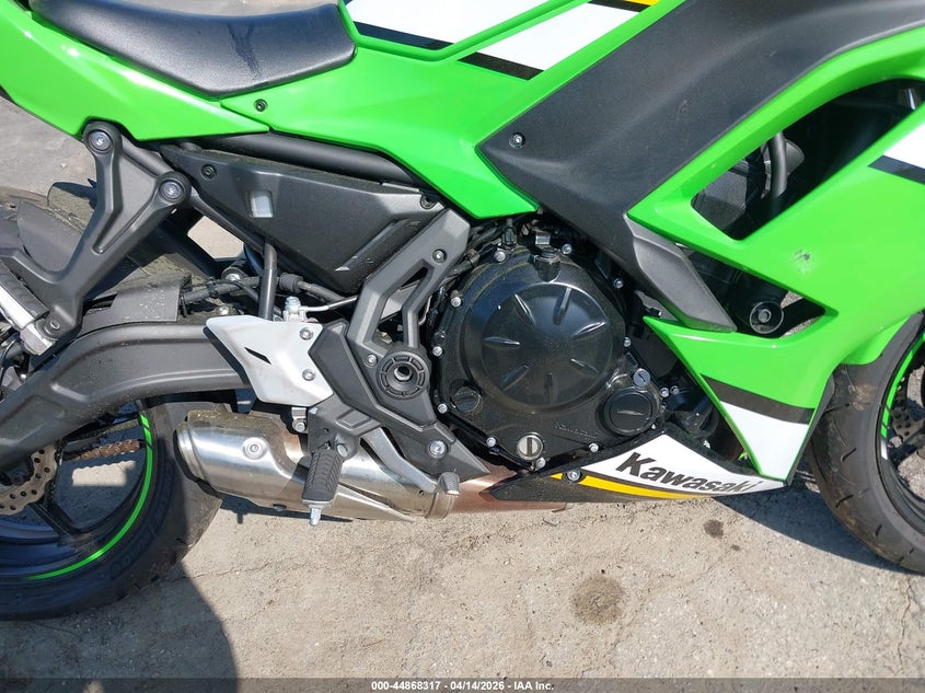 2025 Kawasaki Ninja VIN ML5EXEP19SDAE2300 IAAI salvage auction — FRONT END, Wait Title, sold $1,875 on 2026-07-21 (photo 8)
