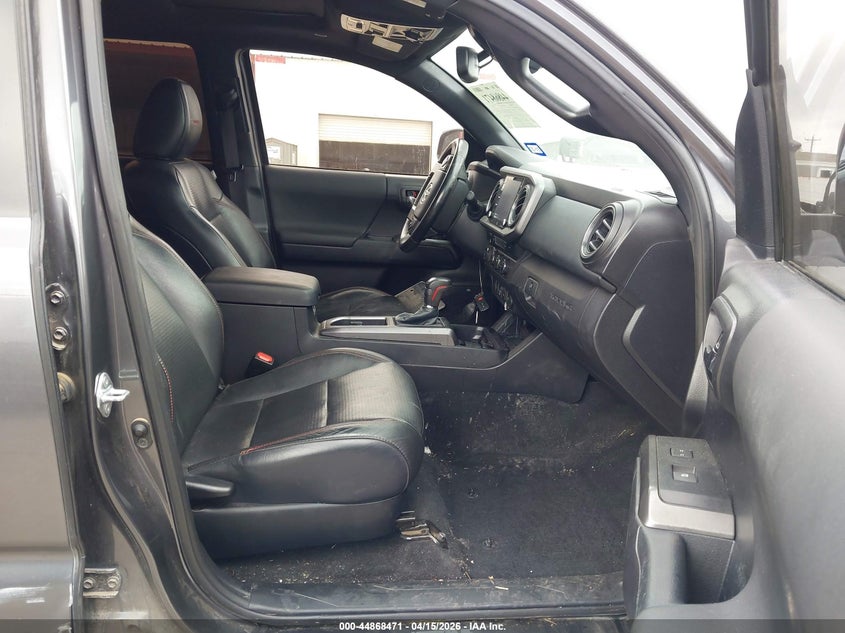 2021 Toyota Tacoma VIN 5TFCZ5AN7MX258295 IAAI salvage auction — UNDERCARRIAGE, Wait Title, sold $13,200 on 2026-07-28 (photo 5)