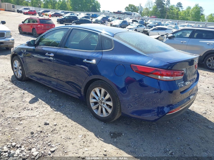 2018 Kia Optima VIN 5XXGT4L36JG219550 IAAI salvage auction — THEFT, Wait Title, sold $1,800 on 2026-07-15 (photo 3)