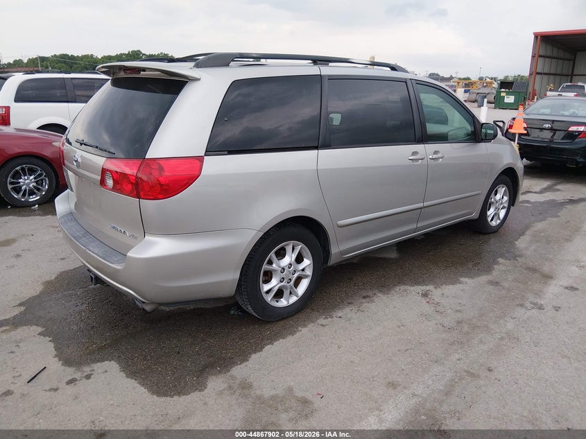2006 Toyota Sienna VIN 5TDZA22C06S492154 IAAI salvage auction — UNKNOWN, Salvage (Missouri), sold $1,100 on 2026-07-14 (photo 4)