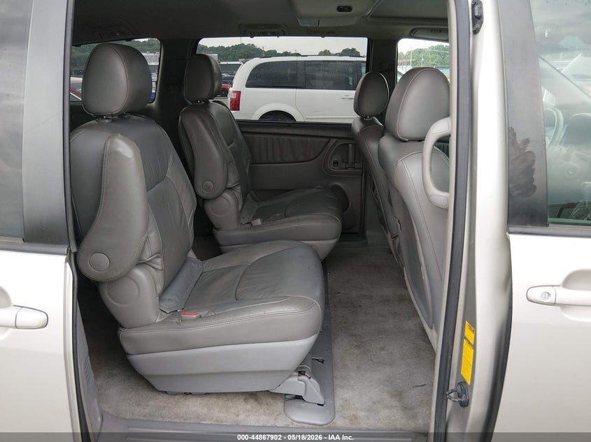 2006 Toyota Sienna VIN 5TDZA22C06S492154 IAAI salvage auction — UNKNOWN, Salvage (Missouri), sold $1,100 on 2026-07-14 (photo 8)