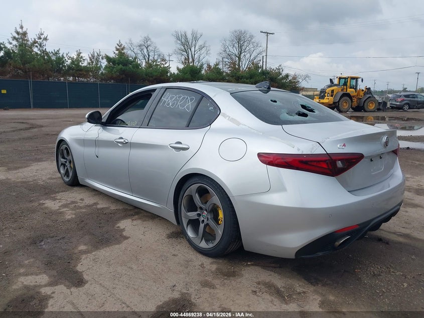 2017 Alfa romeo Giulia VIN ZARFAEEN9H7554655 IAAI salvage auction — HAIL, Wait Title, sold $1,150 on 2026-07-28 (photo 3)