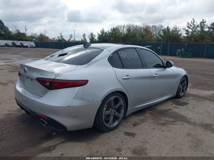 2017 Alfa romeo Giulia VIN ZARFAEEN9H7554655 IAAI salvage auction — HAIL, Wait Title, sold $1,150 on 2026-07-28 (photo 4)
