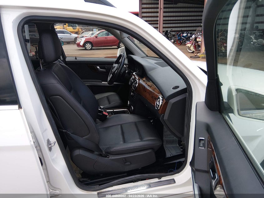 2014 Mercedes-benz Glk-klasse VIN WDCGG5HB6EG195706 IAAI salvage auction — WATER/FLOOD, Salvage (Hawaii), sold $825 on 2026-08-11 (photo 5)