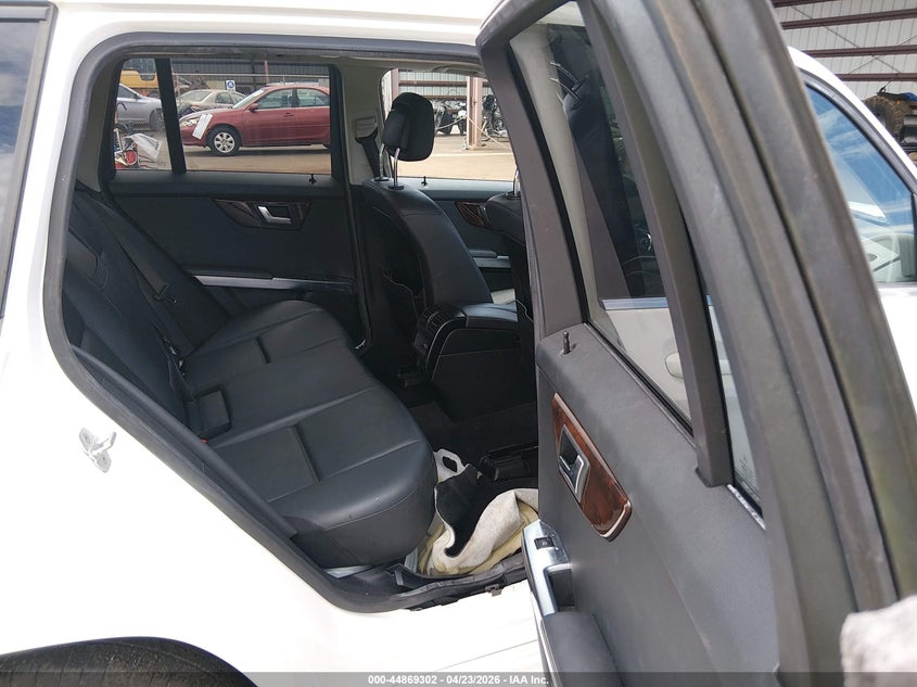 2014 Mercedes-benz Glk-klasse VIN WDCGG5HB6EG195706 IAAI salvage auction — WATER/FLOOD, Salvage (Hawaii), sold $825 on 2026-08-11 (photo 8)