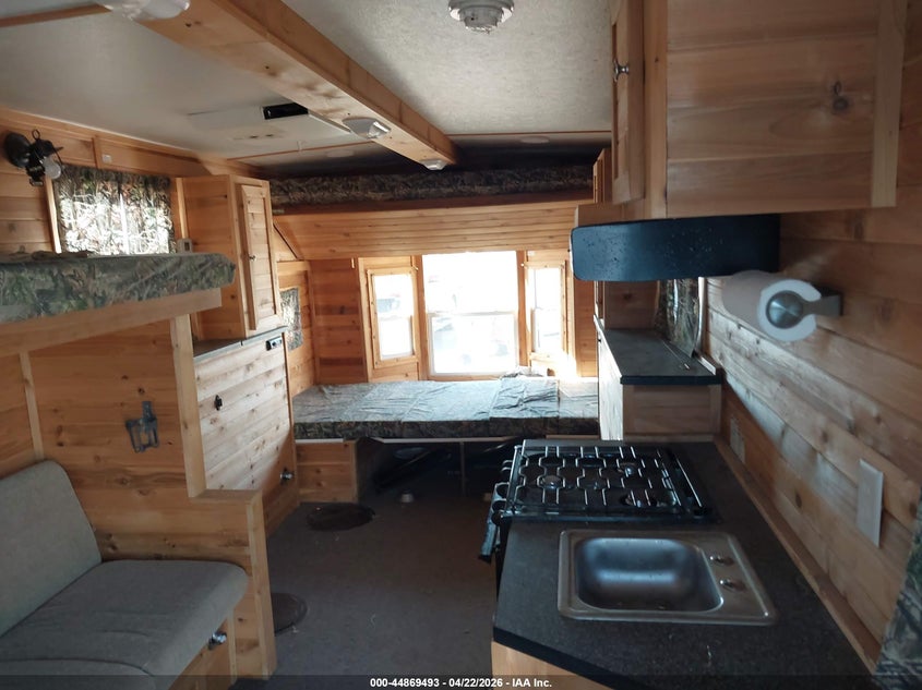 2012 Ice castle Lake of the woods 8x VIN 5TJBE2315CM004056 IAAI salvage auction — HAIL, Regular (South Dakota), sold $6,900 on 2026-07-14 (photo 5)