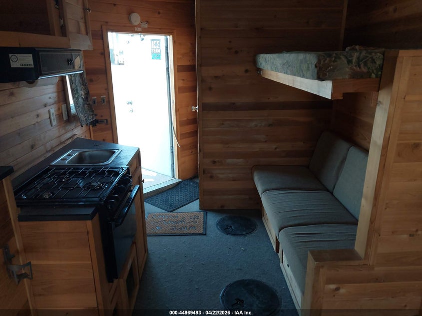 2012 Ice castle Lake of the woods 8x VIN 5TJBE2315CM004056 IAAI salvage auction — HAIL, Regular (South Dakota), sold $6,900 on 2026-07-14 (photo 7)