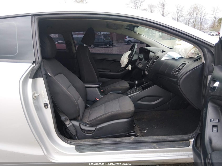 2016 Kia Forte VIN KNAFX6A87G5631707 IAAI salvage auction — LEFT SIDE, Wait Title, sold $100 on 2026-07-22 (photo 5)