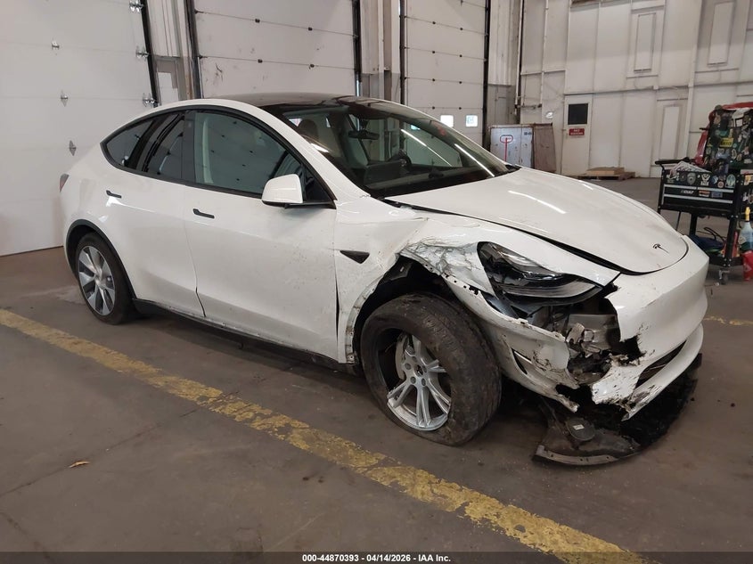 2023 Tesla Model y VIN 7SAYGDEE5PF788671 IAAI salvage auction — RIGHT FRONT, Salvage (Oregon), sold $10,800 on 2026-07-09 (photo 1)