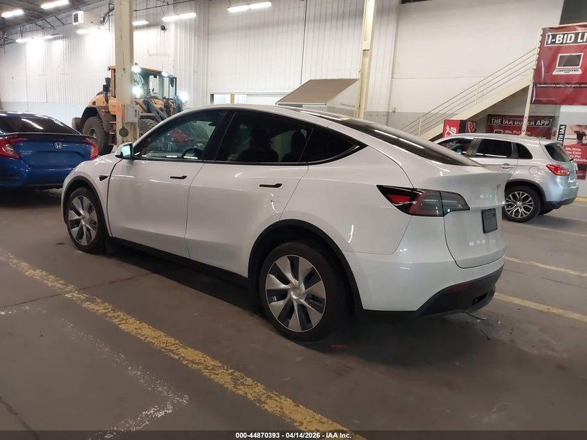 2023 Tesla Model y VIN 7SAYGDEE5PF788671 IAAI salvage auction — RIGHT FRONT, Salvage (Oregon), sold $10,800 on 2026-07-09 (photo 3)