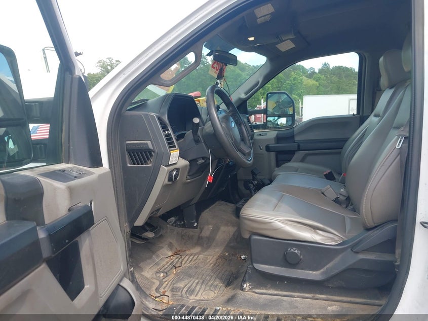 2019 Ford F-550 chassis VIN 1FDUF5GY1KEE76395 IAAI salvage auction — NORMAL WEAR, Clear (Mississippi), sold $15,000 on 2026-07-08 (photo 6)