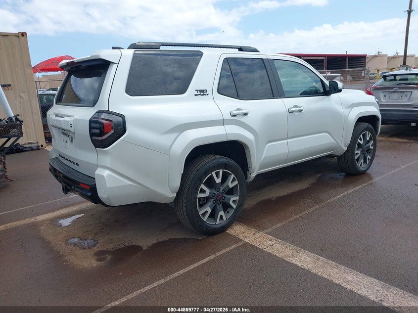 2025 Toyota 4runner VIN JTEVA5BR4S5022175 IAAI salvage auction — WATER/FLOOD, Salvage (Hawaii), sold $22,100 on 2026-07-28 (photo 4)